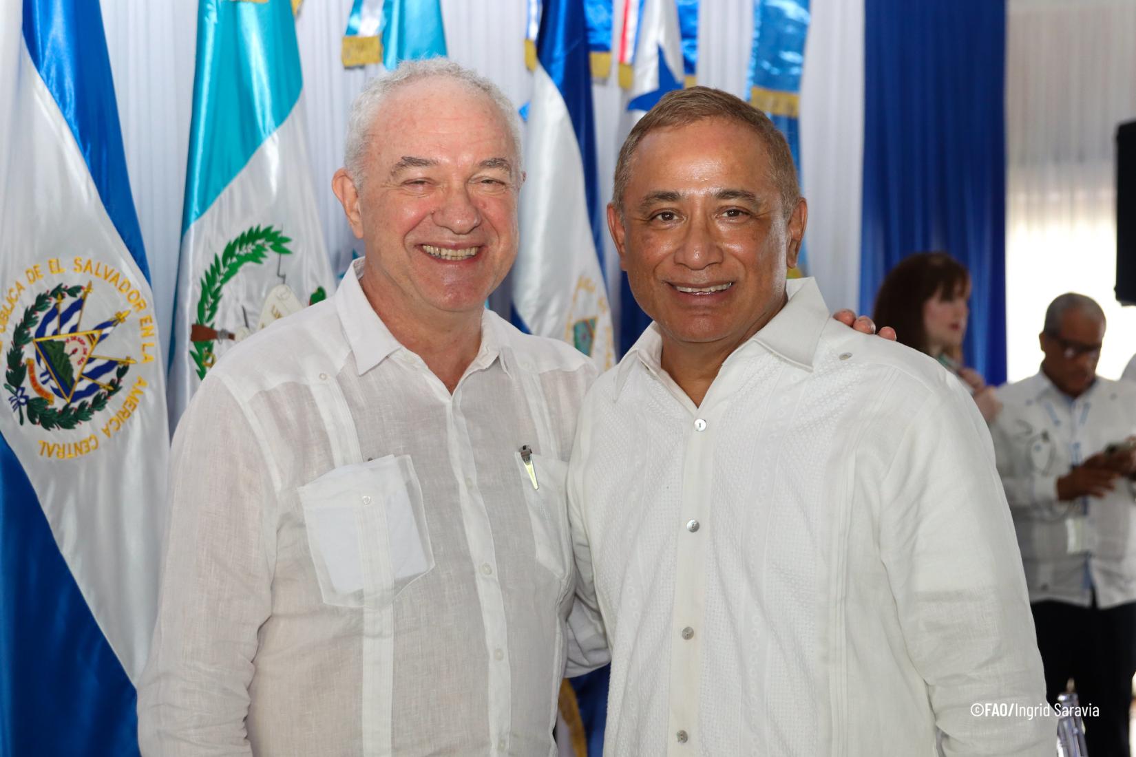 Mario Lubetkin, FAO Assistant Director-General and Regional Representative for Latin America and the Caribbean together with John Briceño, Prime Minister of Belize 