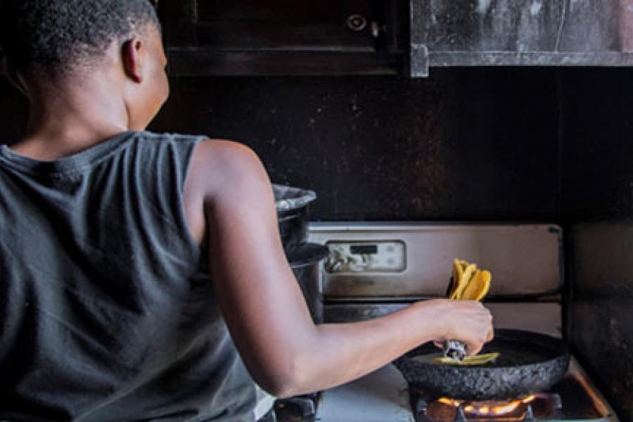 Daisy realizes that she has to stay productive to achieve her long term dreams - even if it means frying corn tortillas for 'Garnaches' in the time being.